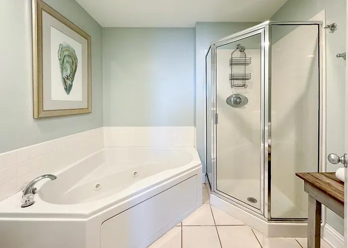 Apartment Newly Renovated Luxury Beachfront 2br2ba Lighthouse 816 *
