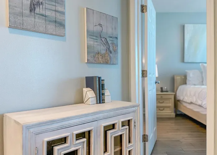 Newly Renovated Luxury Beachfront 2br2ba Lighthouse 816 *