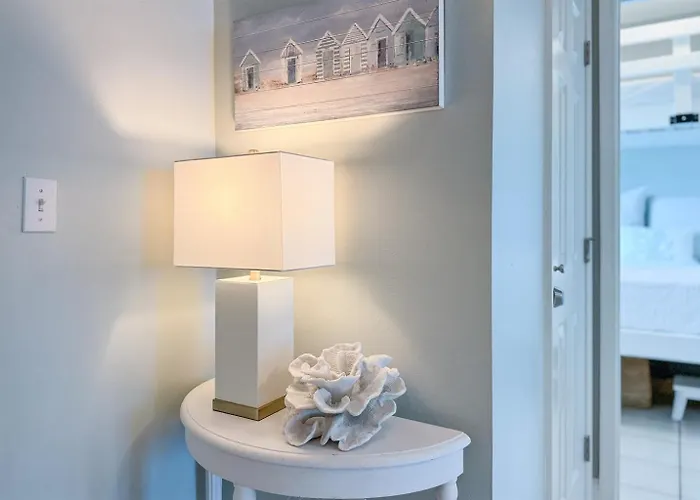 Newly Renovated Luxury Beachfront 2br2ba Lighthouse 816