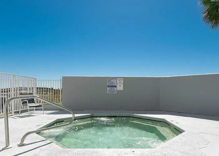 Apartment Newly Renovated Luxury Beachfront 2br2ba Lighthouse 816