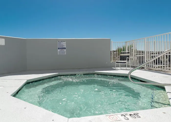 Newly Renovated Luxury Beachfront 2br2ba Lighthouse 816 Apartment *
